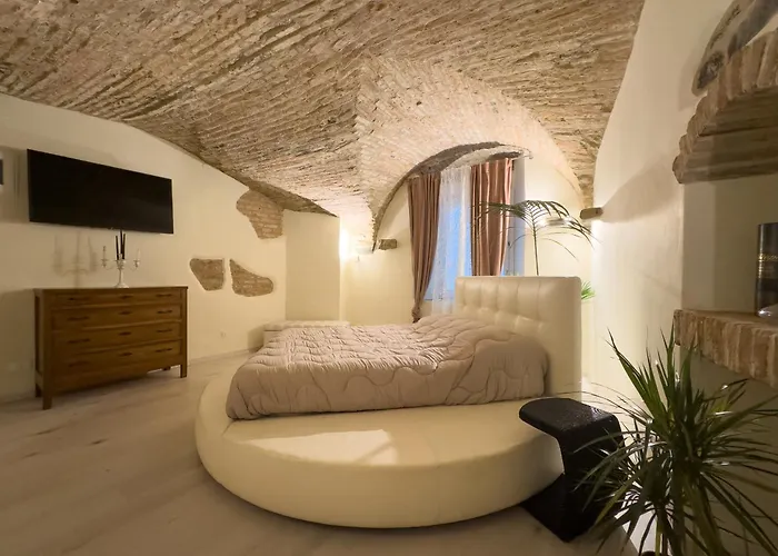 Centro Storico - La Casa Del Duca * بيرغامو